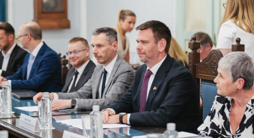 Azonnali bejelentést tett Vitézy Dávid a Fidesz-ügyről szerda este