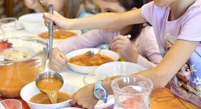 Kartellgyanú miatt vizsgál menzacégeket a GVH