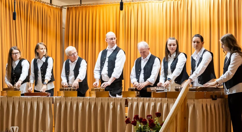 Sokkal több, mint egy zenekar – bánat és öröm könnyei a Sitkei Citerazenekar jubileumi ünnepségén