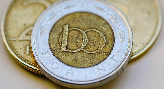 KSH: 349 700 forint a nettó átlagkereset az országban