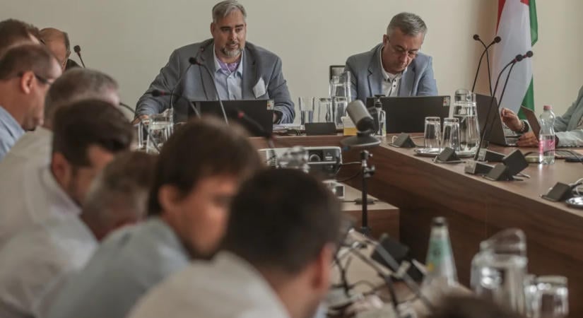 Havi 100 ezer forint bérkiegészítést adunk kerületi szociális dolgozóinknak – Ülésezett a Képviselő-testület