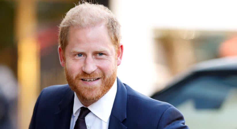 Repülőből ugrott Harry herceg, hogy betartsa ígéretét