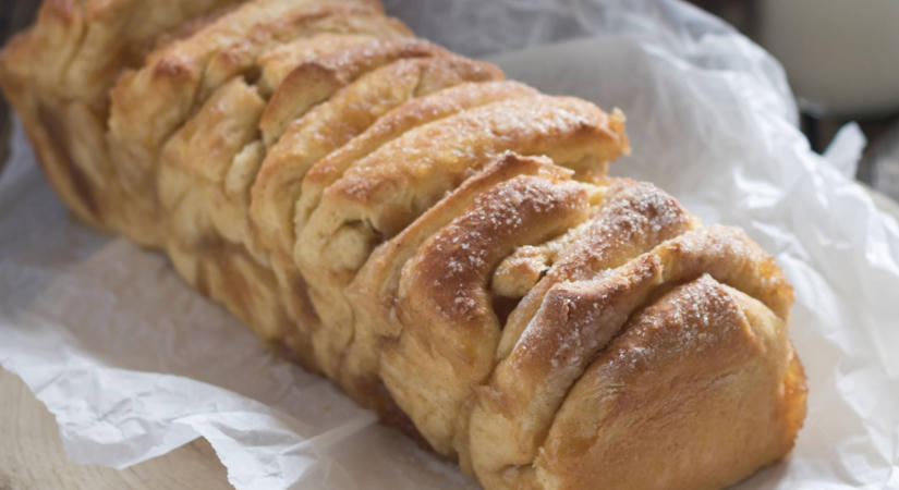 Almás-fahéjas fátyolkalács: foszlós, puha és illatos recept