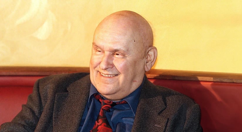 Elkelt Hofi Géza legendás Mercedese, új gazdánál kötött ki a különleges autó