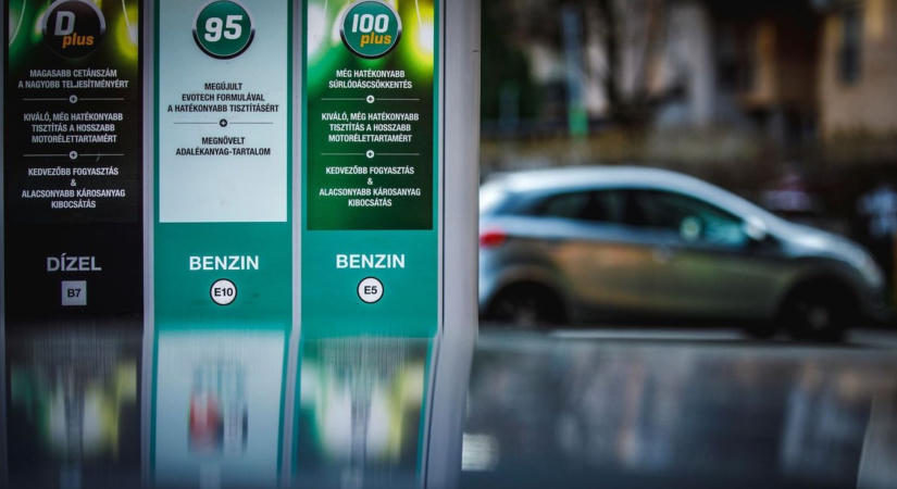Durva az időzítés! Pont nyáron? A benzinkutaknál leállt, ami eddig megszokott volt…