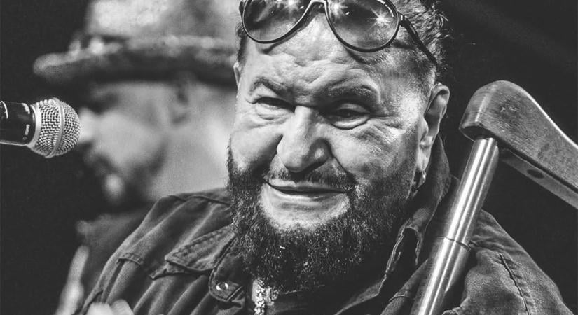 Gyászba borult az ország: meghalt Deák Bill Gyula