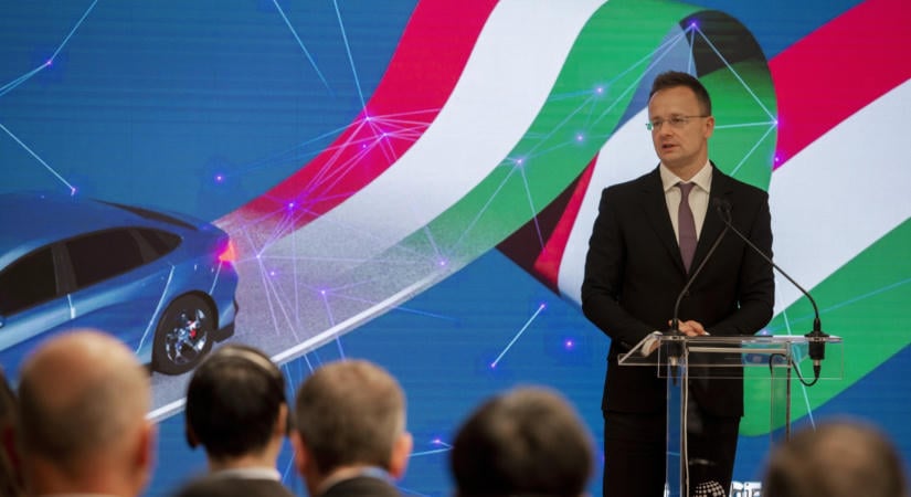 Előkerült a nemzetbiztonsági kockázatok miatt vizsgált Szijjártó Péter