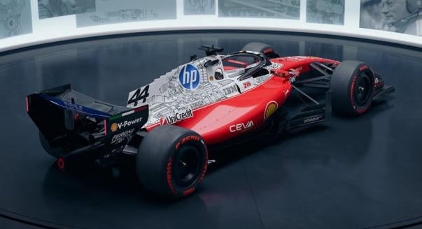A Ferrari is lerántotta a leplet az austini festéséről – fotók!