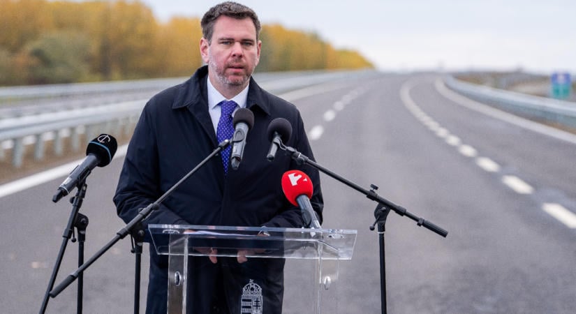 Vitézy: elkészült az M49-es gyorsforgalmi út első szakasza