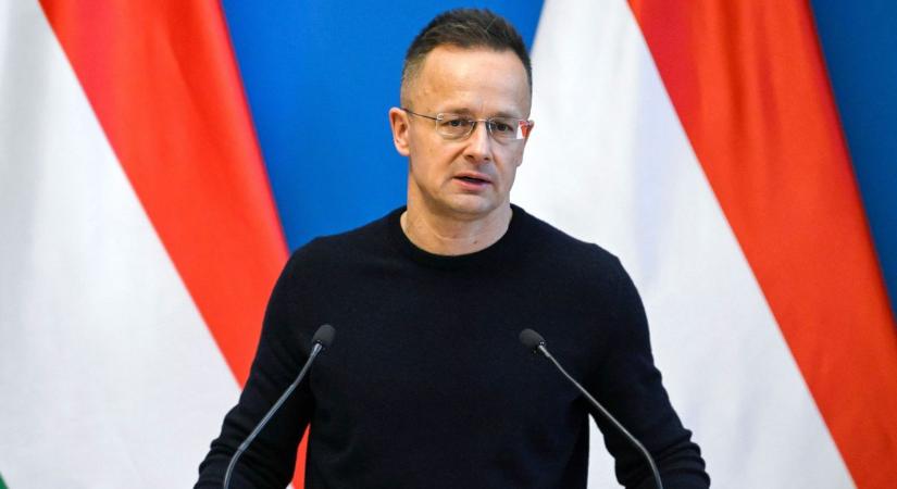 Szijjártó Péter: Az erbíli főkonzulátus személyzete részben hazatér (videó)