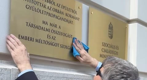 Magyar Péter kétlépcsős béremelést jelentett be, de továbbra is demonstrációra készül a szociális szféra