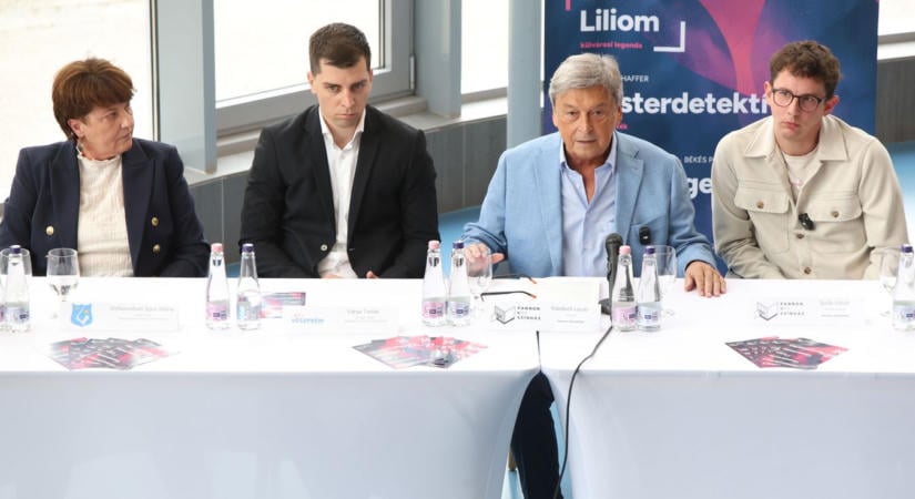 Évadnyitó társulati ülés díjátadóval