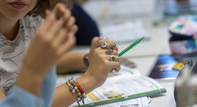A Pisa-teszteken az észtek az új finnek, az ázsiaiak most is tarolnak, de a stresszt, amin átmennek, ne kívánjuk a magyar gyerekeknek