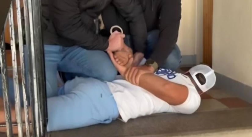 Videón az elfogás: Lentiben csaptak le a rendőrök arra a férfira, aki nőket bírt rá prostitúcióra