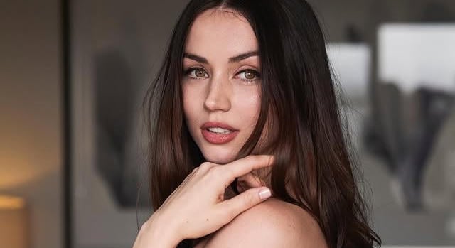 Ana de Armas új románca a párizsi divathéten került reflektorfénybe