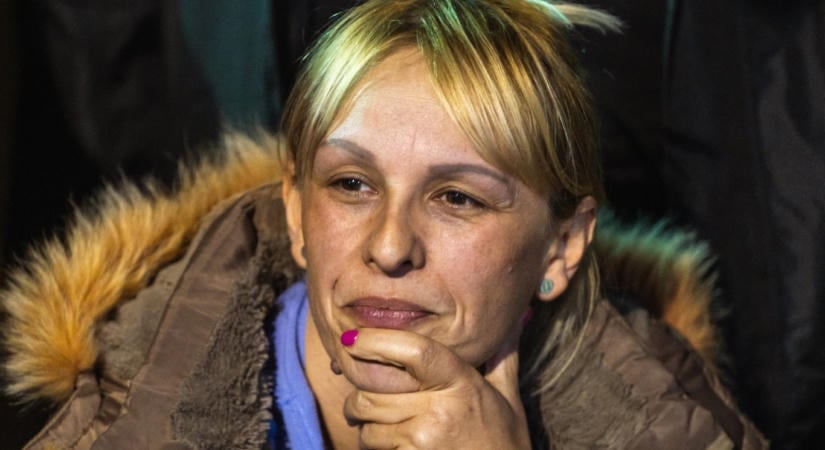 A gyászoló anya, aki a szerbiai tüntetések szimbólumává vált