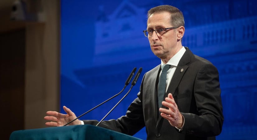 Varga Mihályék nagyon figyelik, mi történik az arannyal: tonnaszám vásárolják a jegybankok, a Magyar Nemzeti Bank bármikor beszállhat a vásárlásba – nem kérdés, hol kell őrizni a tartalékot