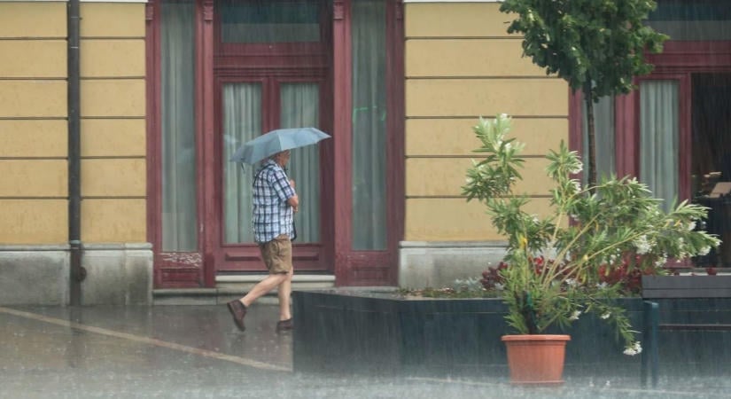 Felhőháború a Balaton és a Zselic fölött – szétáztatja az eső az egész hétvégét
