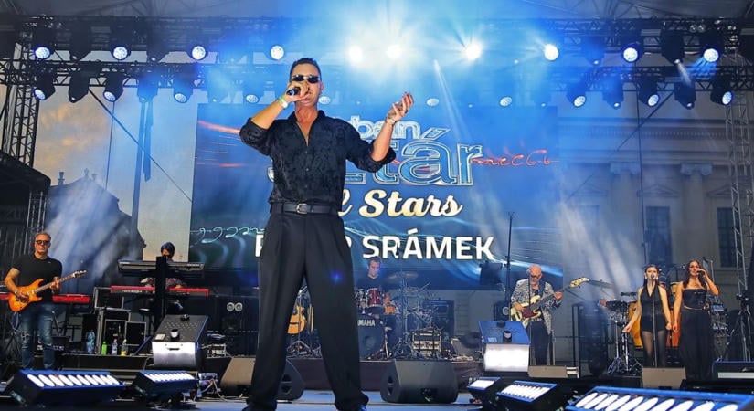 Szandi, Peter Srámek és a Sztárban Sztár énekesei Debrecenben – Fotókon a fergeteges buli