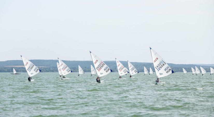 Rekordlétszámmal indult az ILCA és 470 Országos Bajnokság Balatonfüreden