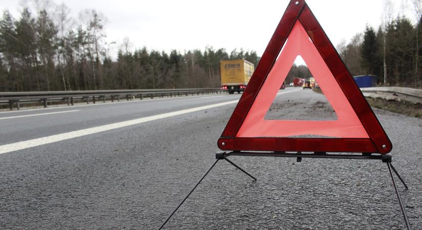A lovaskocsi hajtója és a ló is meghalt Dunavarsánynál