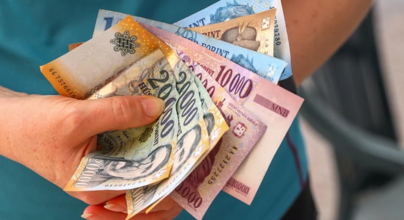 Erősödött a forint reggel