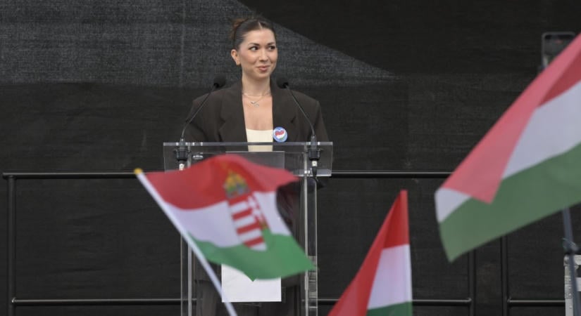 „Nem élhetsz olyan életet, amilyet akartál élni!” – Hatalmas Balásy–Déri–Orbán-bánatgejzír tört ki a főállású patrióta influenszerből, de hol élt az elmúlt 16 évben?
