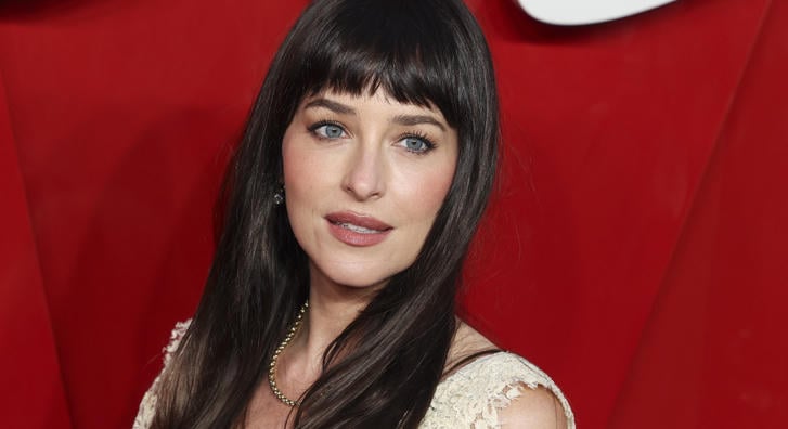 Dakota Johnson flitteres ruhája vitte el a show-t az MTV VMA-gálán