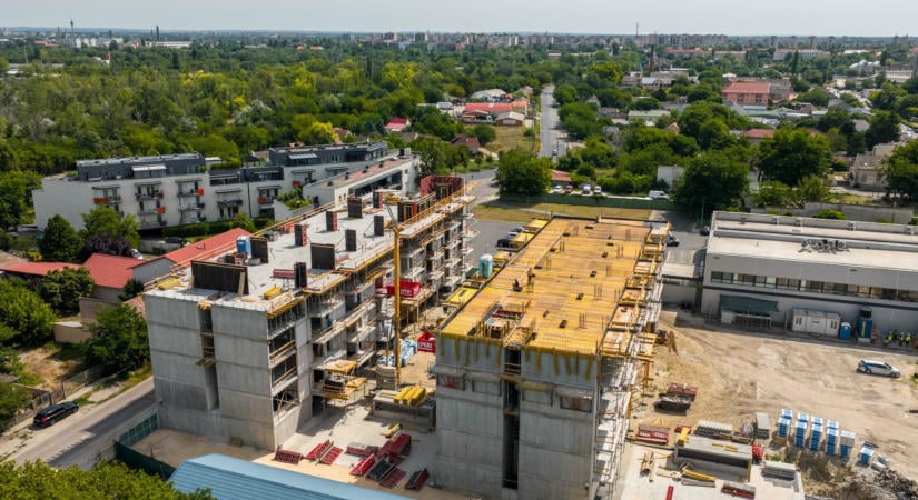 Négy épület, 254 lakás: PERI-rendszerekkel halad a csepeli társasház szerkezetépítése