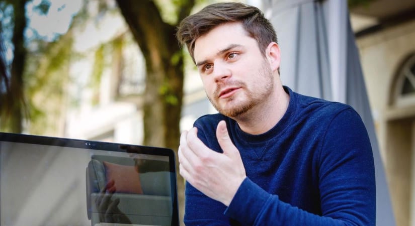 Világhírű dán bútormárka versenyében döntős a Jákról indult Horváth Máté