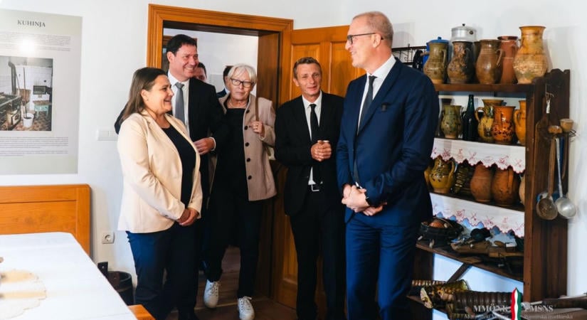 Két miniszter érkezett a Muravidékre, fontos esemény történt a könyvtárban