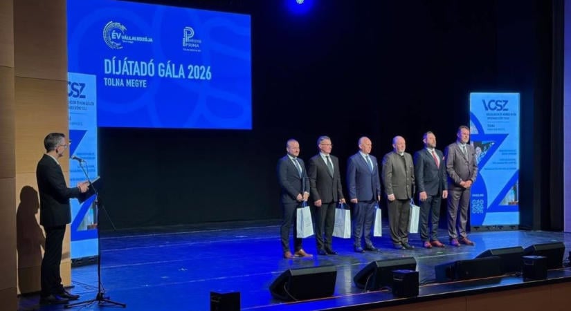 Paksi és paksi kötődésű vállalkozókat is kitüntetett a VOSZ