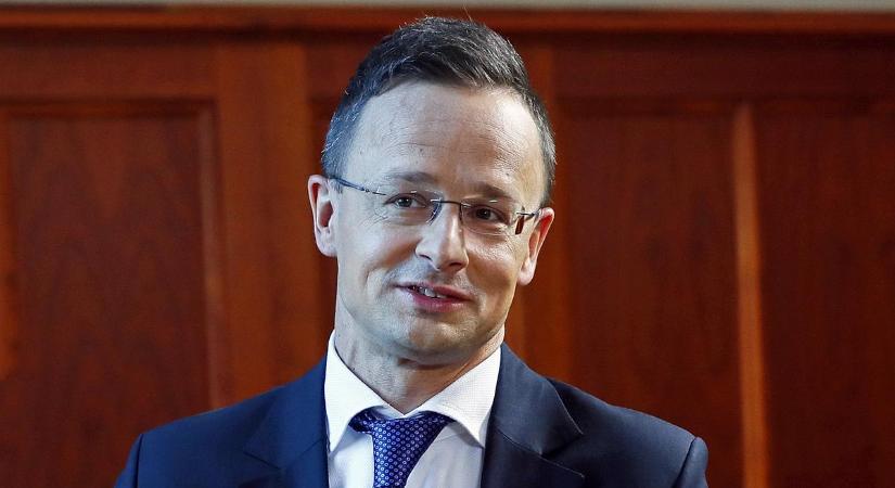 Ki nevet végén? Szijjártó Péter miniszter igencsak vicces kedvében van, jól kikacagja európai partnereit