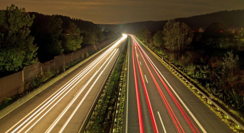 Vakon és részegen vezetett 240 kilométeren át