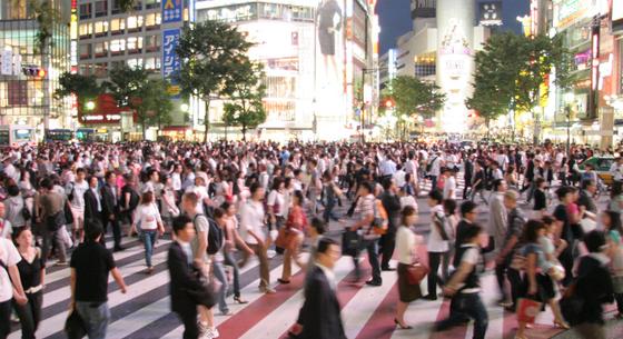 Kutatók kiszámolták, váratlan hatása lesz egy törvénynek: 2531-re minden egyes japán embernek Szató lesz a neve