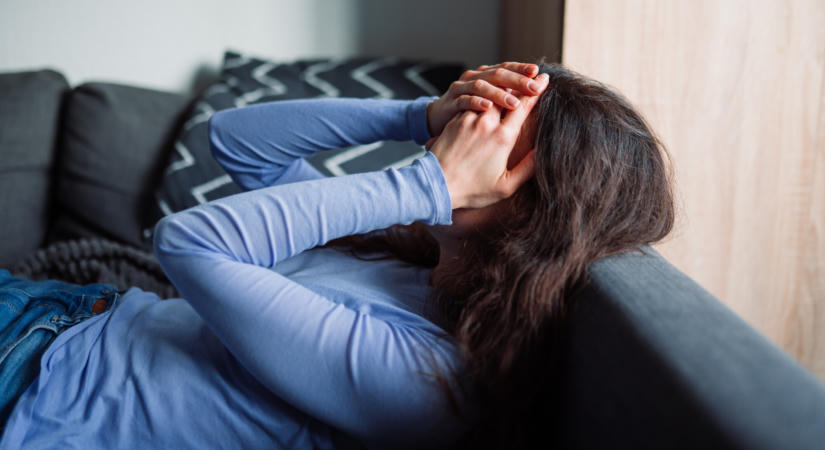 A munkát is megnehezíti az endometriózis: ennyi pénztől eshetnek el évente az érintettek
