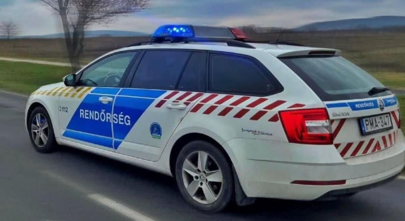 Baleset történt a 8-as számú főút devecseri kereszteződésében