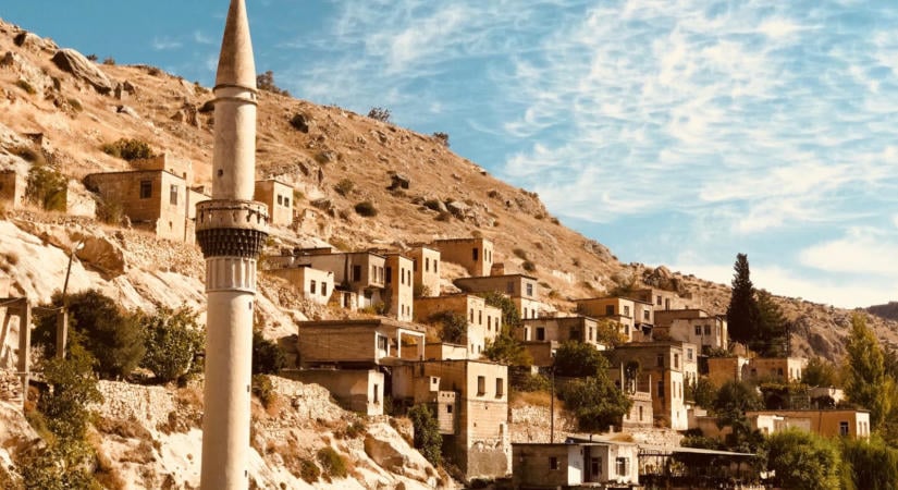 Elsüllyedt utcák felett csónakázhatunk ebben a különleges török városban