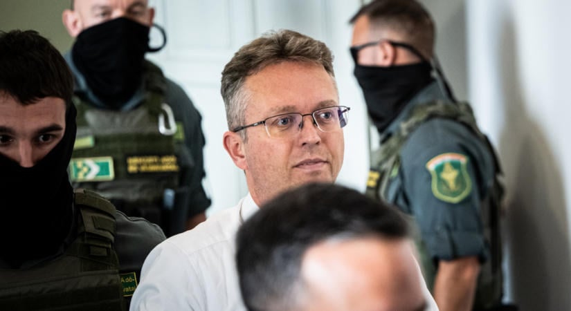 Kiderült, milyen körülmények között tartják fogva Hankó Balázst