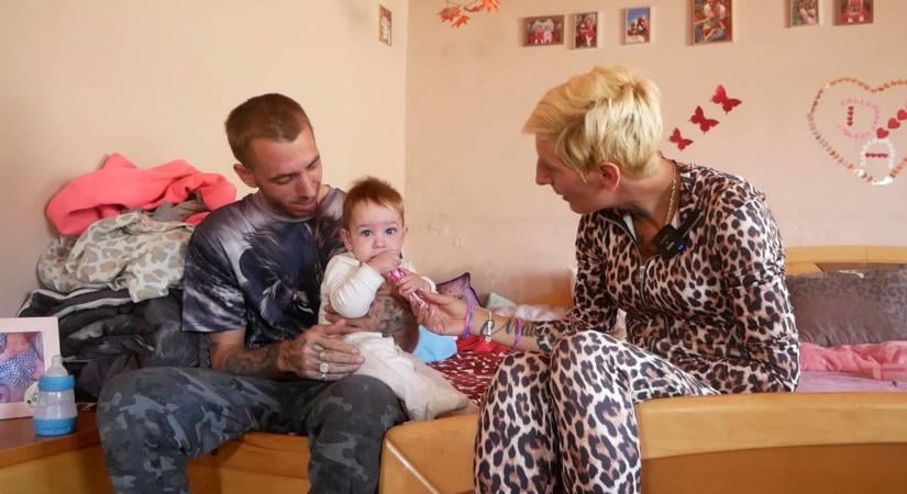 Katasztrófa: tüdőrákos az ötgyermekes anya, akinek tavasszal leégett a háza (képgaléria)