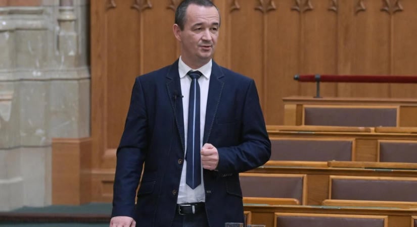 Elhalasztják a cég- és civil szervezetek nyilvántartásának egyesítését
