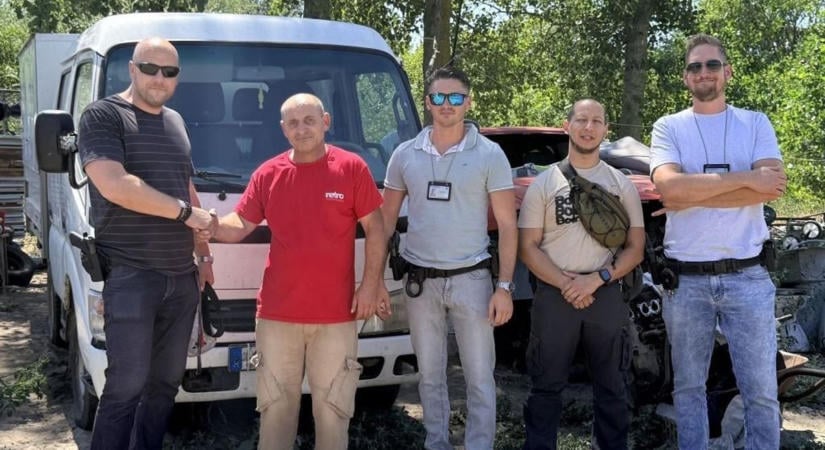 Saját kulcsával vitte el a céges teherautót, aztán hamis papírokkal eladta
