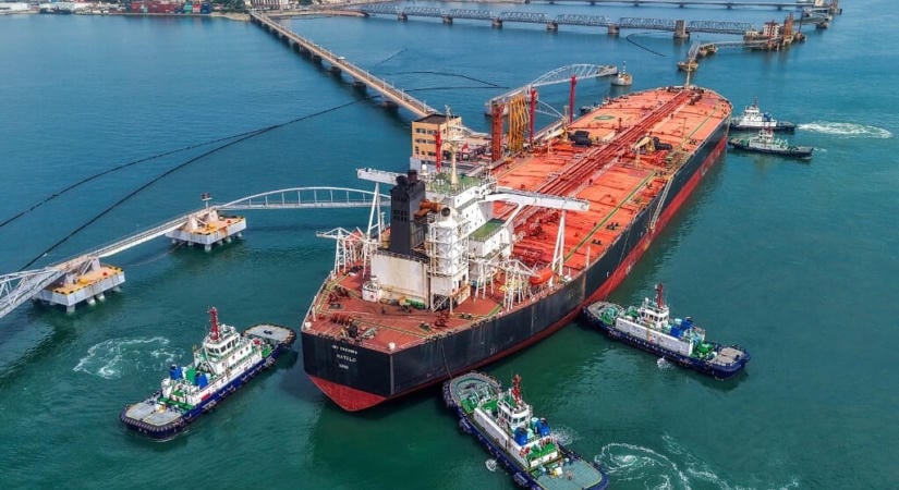Kína ellenzi az orosz energiahordozók vásárlóit érintő amerikai szankciókat
