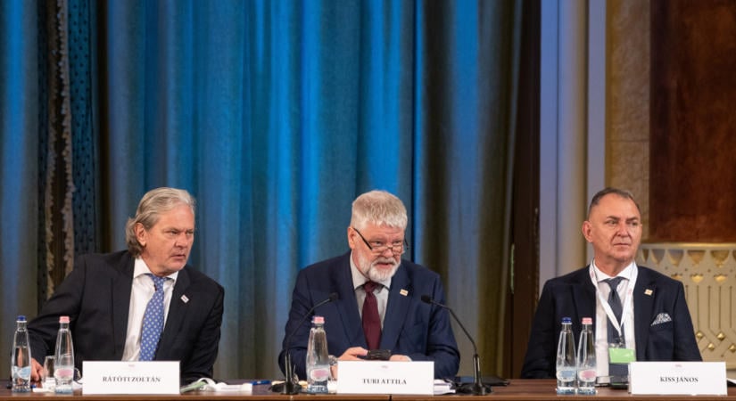 A Széchenyi Irodalmi és Művészeti Akadémia tudni szeretné, mit tervez a kormány az MMA-val