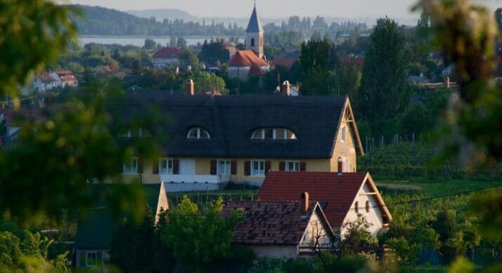 Jelentős támogatás jön a falvaknak – 22 milliárd forint jut a kistelepülések fejlesztésére