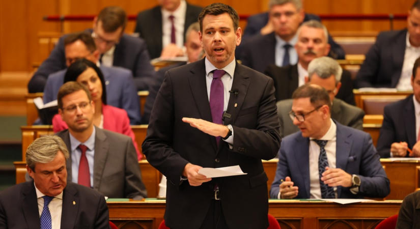 Vitézy Dávid visszaszólt Orbán Viktornak, és emlékeztette rá, ki hagyta "lerohadni" a MÁV-ot