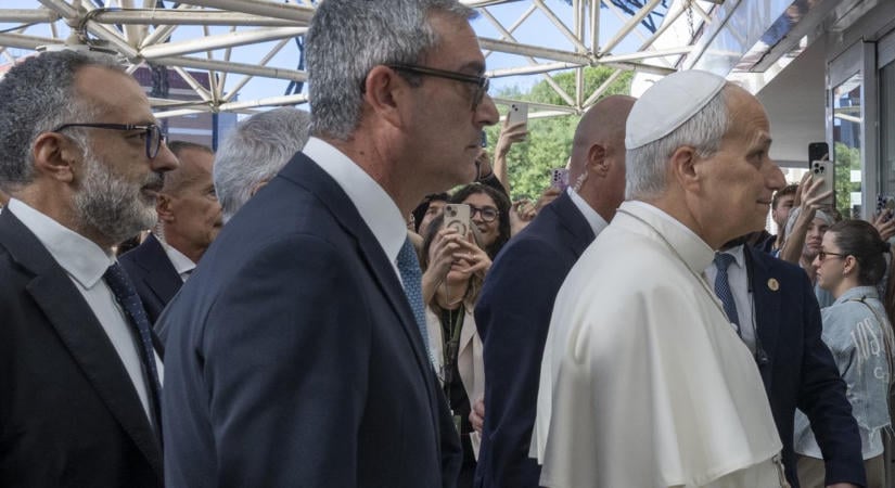 Tüdőrákos a pápa, sikeres műtéten esett át XIV. Leó