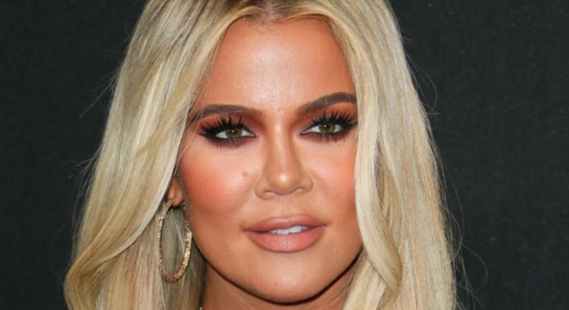 Egyetlen lámpa teszi felejthetetlenné Khloé Kardashian nappaliját – ez a legjobb ötlet