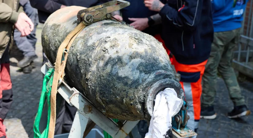 Ötezer embernek kellett menekülnie egy második világháborús bomba miatt