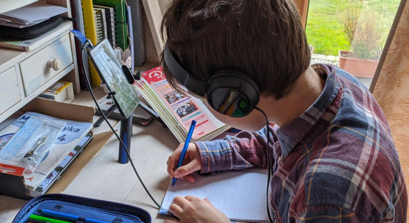 A családok háromnegyede már használ mesterséges intelligenciát a tanuláskor